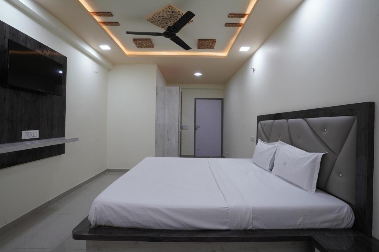 Hotel Ggc Inn Ahmedabad Exterior foto